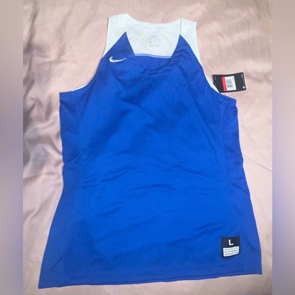 NWT Women’s Nike Dri-Fit basketball Jersey size Large